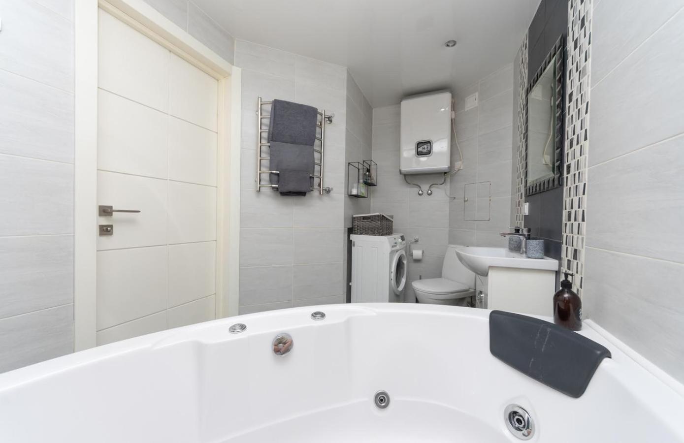 Flat24 On Lesi Ukrainki 3 Apartamento Kiev Exterior foto